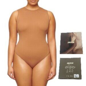 SKIMS Essential Crew Neck‎ Sleeveless Bodysuit Camel 2X/3X
